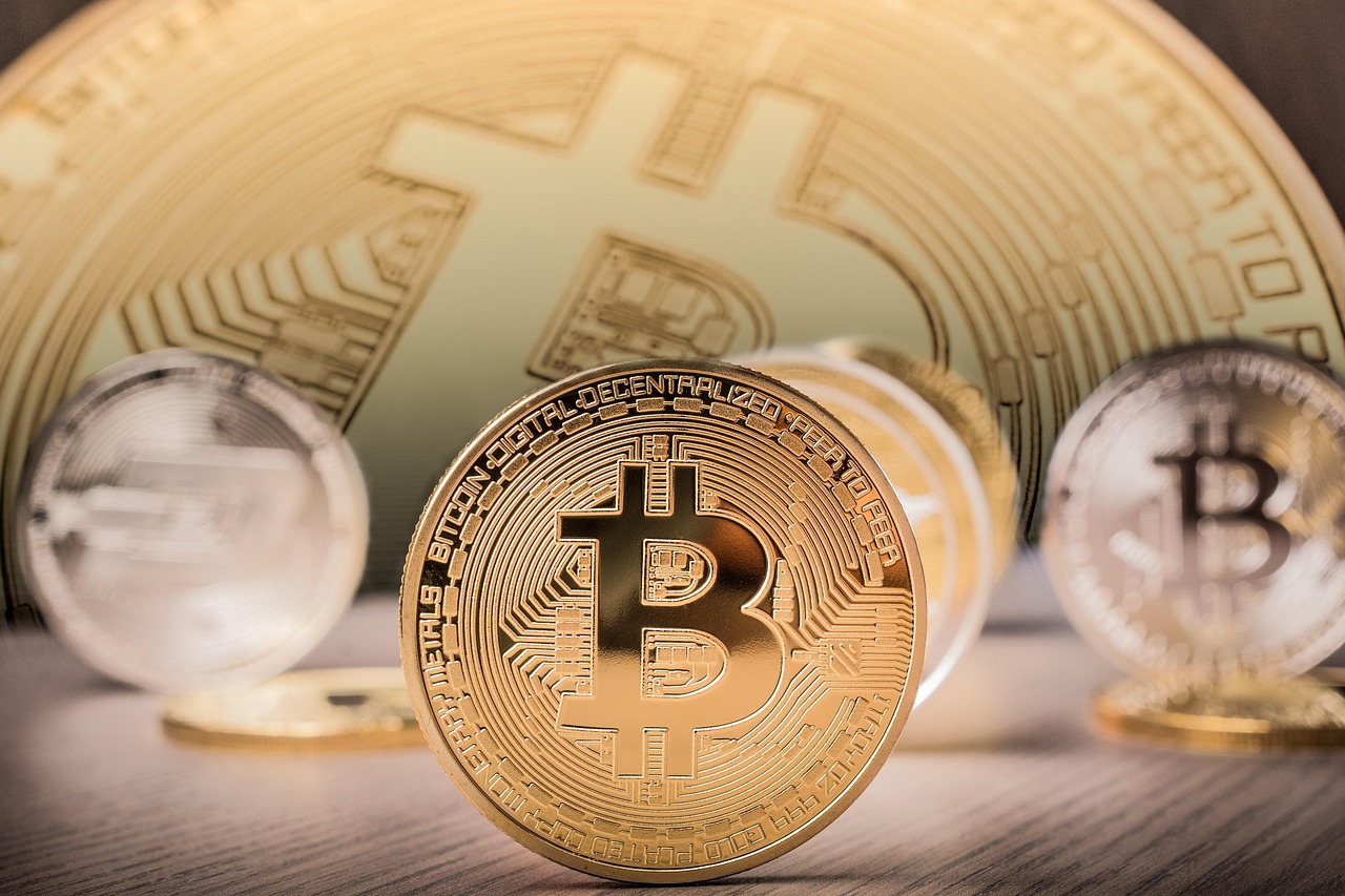 余弦：Hyperliquid上50倍杠杆巨鲸再以452万USDC做多ETH！爆仓价1391美元